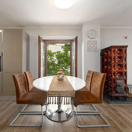 Exquisites Mit Privatem Garten, Liegen, Kinderstuhl, Waschmaschine - Nur 700 Meter Zum Prázdninový dům *