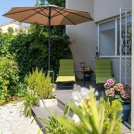 Дом отдыха Exquisites Mit Privatem Garten, Liegen, Kinderstuhl, Waschmaschine - Nur 700 Meter Zum