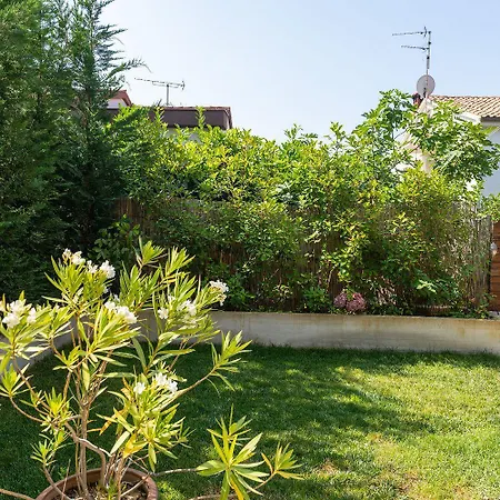 Exquisites Mit Privatem Garten, Liegen, Kinderstuhl, Waschmaschine - Nur 700 Meter Zum * Пореч