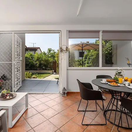 Hébergement de vacances Exquisites Mit Privatem Garten, Liegen, Kinderstuhl, Waschmaschine - Nur 700 Meter Zum