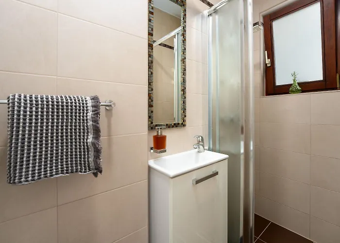 Exquisites Mit Privatem Garten, Liegen, Kinderstuhl, Waschmaschine - Nur 700 Meter Zum * 波雷奇