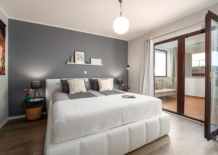 Feriehus Exquisites Mit Privatem Garten, Liegen, Kinderstuhl, Waschmaschine - Nur 700 Meter Zum Poreč