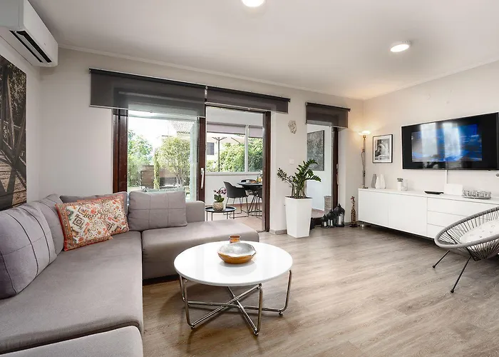 度假居 Exquisites Mit Privatem Garten, Liegen, Kinderstuhl, Waschmaschine - Nur 700 Meter Zum *