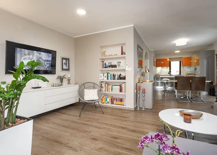 Дом отдыха Exquisites Mit Privatem Garten, Liegen, Kinderstuhl, Waschmaschine - Nur 700 Meter Zum Пореч