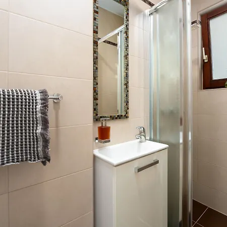 Exquisites Mit Privatem Garten, Liegen, Kinderstuhl, Waschmaschine - Nur 700 Meter Zum * 波雷奇